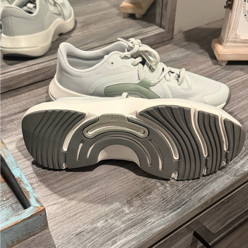 Nike Women's Light Sage In-Season TR 13Athletic Sneakers - Picture 2 of 5